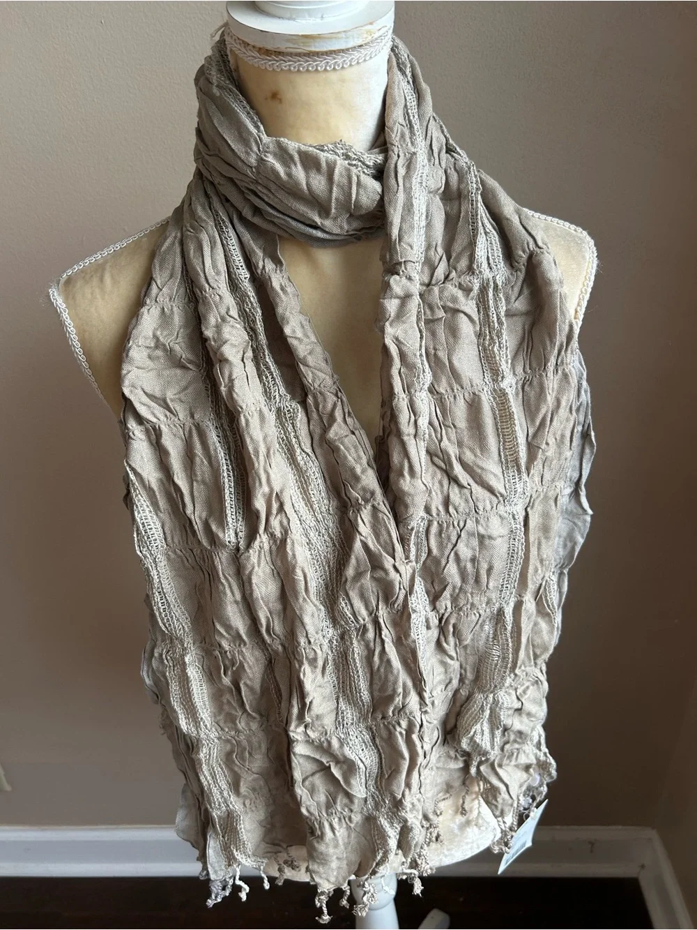 BDG Women’s Scarf New Khaki Tow Toned Lace Accents Fringed 5000-3100